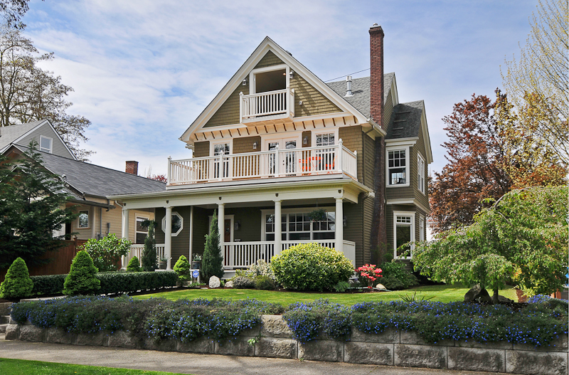 1139 35th Avenue ** Click for more info **