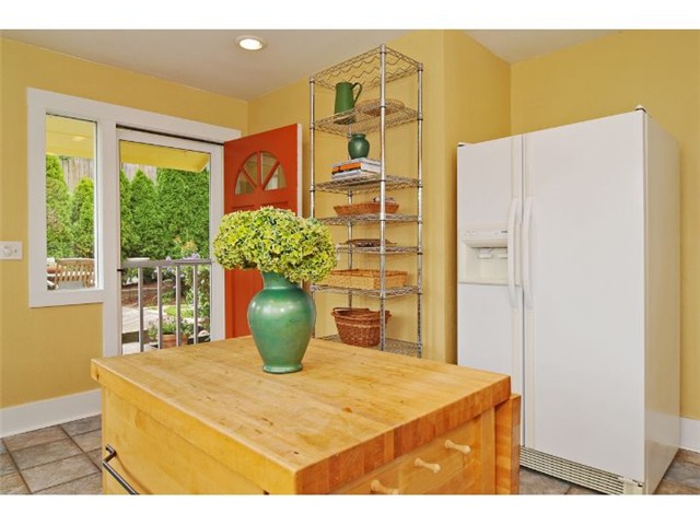 Kitchen ** Click for larger picture **