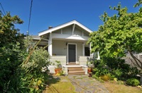 Lakewood Sweet 1920's Cottage!